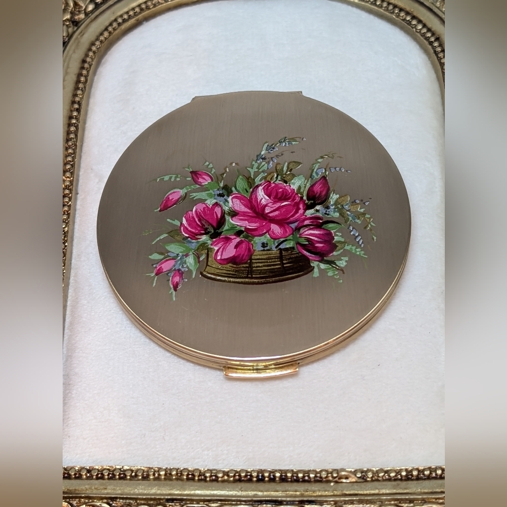 Vintage Stratton England Compact – Gold Floral with Box & Accessories